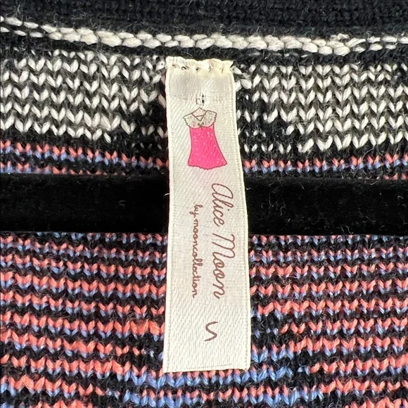 Geometric‎ Button Cardigan - Picture 8 of 8